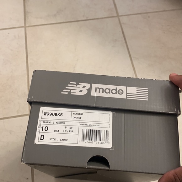 I’m selling my made in America new balance sneakers worn2x on stage and off - Picture 5 of 5